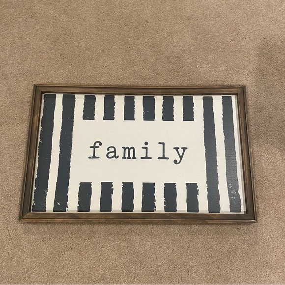 Sign ~ Wall Art ~ “Family” ~ 16 in x 10 x 1 in - Picture 1 of 3